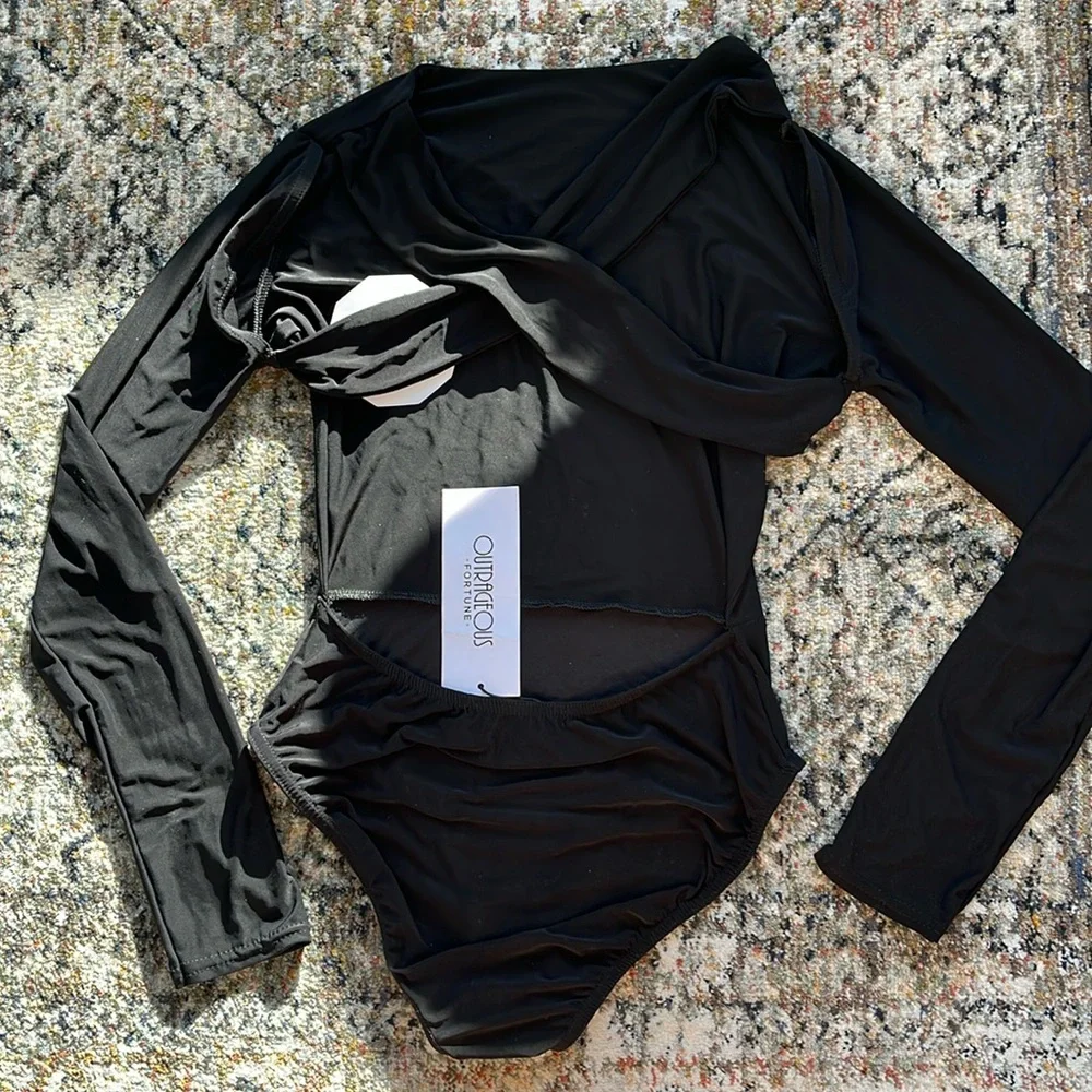 NWT (in black) sexy bodysuit - long sleeve open back - Picture 6 of 17